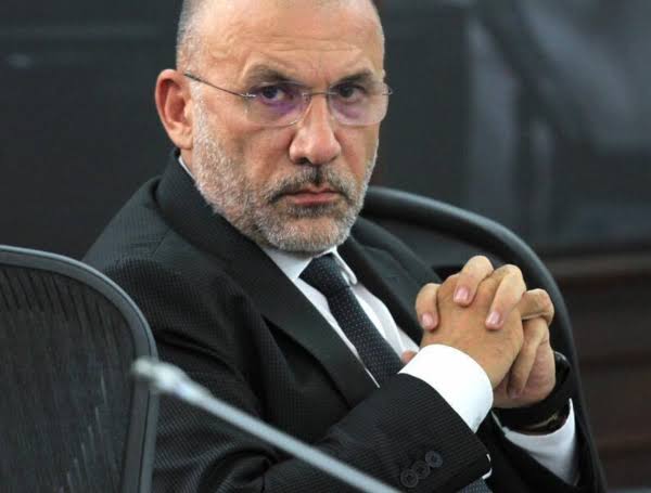 Quién es Roy Barreras, el operador político que irá a primera vuelta con  bandera moderada del progresismo?