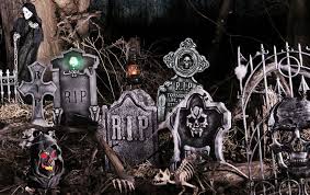 When someone rings your doorbell on halloween it must sound scary, if not look scary! 2020 Halloween Decorations Yard Decor Scary Indoor Decorations