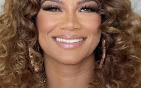 Clara Mclaughlin's Instagram, Twitter & Facebook