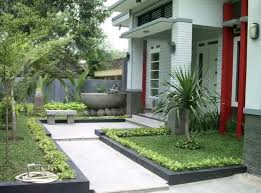 Salah satunya adalah menekan pengeluaran untuk membeli beragam sayur dan keperluan dapur lainnya yang bisa ditanam di kebun rumah. Desain Taman Depan Rumah Minimalis Dengan Batu Alam Idetamanminimalis