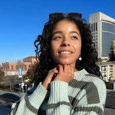 Janelle Gates's Instagram, Twitter & Facebook