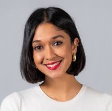 Kari Hayden's Instagram, Twitter & Facebook