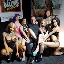 Narrow your search to the type of escort that you want. Male Escort Reveals The Most Common Requests He Gets From Women World News Mirror Online