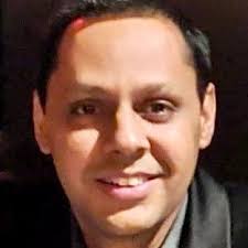 One year in at JD Sports Canada and what an exceptional 365 days it's been!  💛 And yes, my team was right: I'm officially a sneakerhead (seemingly  never ending) and am still