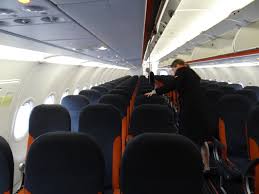 Hello ifc, i'm making a thread about easyjet's new airbus a320 livery and how i would like for it to 1: Easyjet A320 Cabin