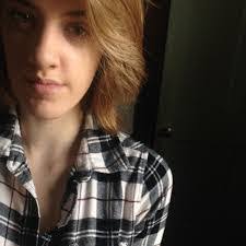 Danielle Rollison's Instagram, Twitter & Facebook