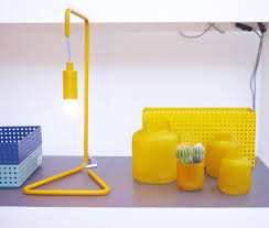 Coming B A Longjumeau Visite Du Showroom Clem Around The Corner Bureau Minimaliste Deco Jaune Decoration Interieure