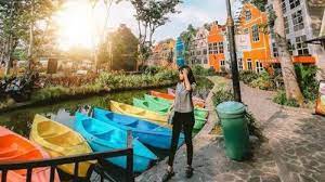 Wisata devoyage bogor, tempat wisata sambil keliling eropa. Harga Tiket Masuk Devoyage Tempat Wisata Di Bogor Yang Suguhkan Nuansa Ala Eropa Tribun Travel