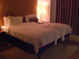 Löwen bett 180x200 holz buche natur okt | kaufen auf ricardo from img.ricardostatic.ch verwandter beitrag von polsterbett 100x200 mit bettkasten. Riesiges Gemutliches Bett Bild Von Lebua At State Tower Bangkok Tripadvisor