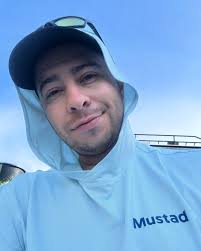 The silver shine of success! When you're targeting fast, tricky silver fish  like roach, rudd, or bream, Mustad hooks give you the edge. Ultra-sharp,  reliable, and designed for finesse—perfect for turning delicate