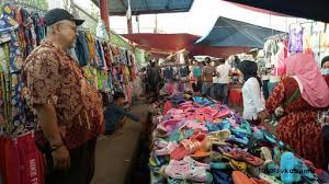 / jl.pangkalan iv 88 pasirjambu ds pasirjambu rt 06/01, bogor, jawa barat. Pasar Dadakan Setiap Gajian Buruh Pabrik Di Sukabumi