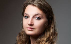 Anna Engel aus Viersen besteht Aufnahmeprüfung am Konservatorium Bozen