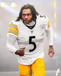 BREAKING: The Dolphins and Steelers have finalized a trade to send All-Pro  CB Jalen Ramsey to Pittsburgh, per @rapsheet and @tompelissero. Ramsey's  adjusted contract includes a $1.5M raise in 2025 making his