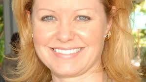 Kelly Layman's Instagram, Twitter & Facebook