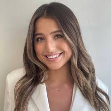 Lindsey Tate's Instagram, Twitter & Facebook