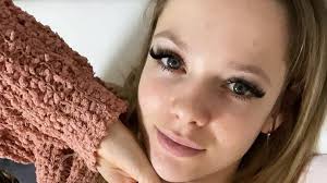 Pose) anne wünsche instagram (sohlen; Urlaub Trotz Corona Anne Wunsche Verliert Werbepartner