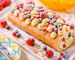 Recette De Gateau Roule A La Creme Patissiere Legere Et Aux Fruits Rouges Recette Gateau Roule Recette Creme Patissiere Legere Gateau Roule