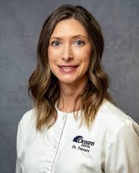 Carolyn Rhoads's Instagram, Twitter & Facebook