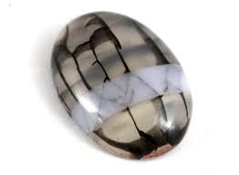 Oval Agate Cabochon A Gray Smoke Colored Stone With Black Lines And Wide White Stripe An Oval Crackle Pattern Decoration For Jewelry In 2020 Grey Agate Stone Red Pendants
