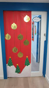 Ideas Navidenas Para Decorar Nuestras Puertas Decoracion Puertas Navidad Puertas Decoradas De Navidad Decoracion De Puertas Navidenas