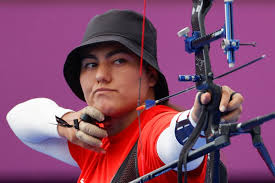 Valencia, doble campeona panamericana en guadalajara 2011, sumó una presea dorada más, así como una plata en la prueba por equipos femenil junto a mariana avitia y aída román. Xqwpbzxnxdc Vm