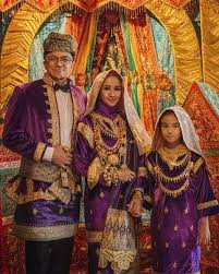 Gaun pengantin adat jawa hijab. Yuk Cari Ide Busana Pengantin Adat Muslimah Di Sini Dijamin Bikin Mupeng