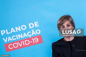 O médico infecciologista antónio sarmento foi o primeiro português a ser vacinado, este domingo de manhã, no hospital de são joão. Covid 19 Portugal Recebe Mais 70 200 Vacinas Ainda Este Ano Anuncia Ministra Da Saude
