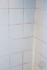 Sprinkle the baking soda on the grout. 4amw5kdmw Dm9m