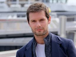 Search, discover and share your favorite hugo becker gifs. Hugo Becker La Biographie De Hugo Becker Avec Voici Fr