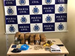 lázaro pensou que meu cunhado estava morto e foi embora. Operacao Policial Prende Uma Mulher E Descobre Esconderijo De Drogas E Armas Em S Ant De Jesus Voz Da Bahia