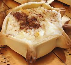 Burro ammorbidito,cioccolato fondente,farina,scorza di limone,miele di acacia,latte,lievito per dolci. Storia Cassate O Cassatelle Pasquali Ragusane