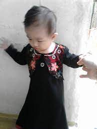 Meski dengan bahan dasar koran, namun hiasan yang ditambahkan paada baju karnaval cukup banyak, sehingga baju tersebut sangat terlihat menarik dan mewah. Craft Mania Baju Peplum Kanak2 N Dress Hiasan Tangan Facebook
