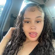 Kat Turner's Instagram, Twitter & Facebook