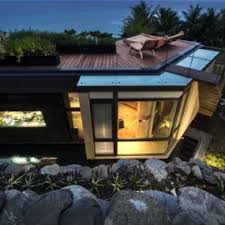 A house on a sloped site allows the owner to be creative and customize to include certain architectural details. Slope Houses Designs Inspiration Photos Trendir