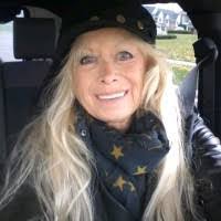 Erin Volz's Instagram, Twitter & Facebook