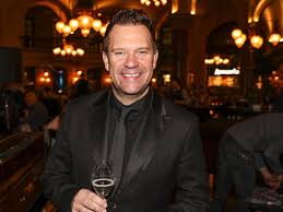 Contact bjarte hjelmeland on messenger. Bjarte Hjelmeland Har Sagt Opp Pa Nationaltheatret Vg