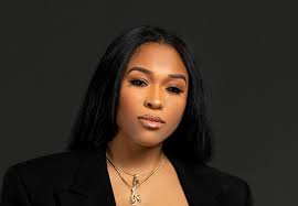 Hustle Like A G: How Mia Ray Went From Blog To Lucrative Lifestyle Brand