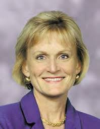 Wendy Opsahl's Instagram, Twitter & Facebook