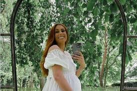 Loose women star stacey solomon has revealed that she received a surprise hen do this weekend, despite postponing her wedding to joe swash . Stacey Solomon Posts Photo Of Her Growing Baby Bump And Fans All Say Same Thing Mylondon