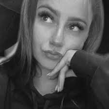 Ariane Roque Ribeiro (@Arianerribeiro)