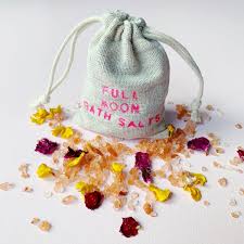 Vollmond Badesalz Selber Machen Diy Badesalz Rezept Zum Vollmond Badesalz Diy Badesalz Selber Machen