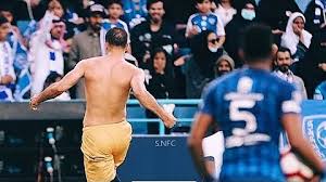 #الدوري_مع_وليد حمدالله بيجي له يوم ويغادر النصر ليس مثل ماجد عبدالله إعتزل ف النصر ويجب ع إعلام وجمهور النصر يهيئون أنفسهم لذالك اليوم حتى تخف الصدمة. ØªØµÙ…ÙŠÙ… Ø¹Ø¨Ø¯Ø§Ù„Ø±Ø²Ø§Ù‚ Ø­Ù…Ø¯Ø§Ù„Ù„Ù‡ Ø­Ø²ÙŠÙ†