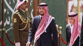 ولاية العهد السعودية هو ثاني أهم منصب في المملكة حيث هو من يخلف ملك المملكة العربية السعودية بعد وفاته وتوليه مقاليد الحكم تلقائياً وتبايعه الأسرة الحاكمة والشعب السعودي ملكاً على البلاد ويصدر الملك الجديد (ولي العهد السابق). ÙˆÙ„ÙŠ Ø§Ù„Ø¹Ù‡Ø¯ Ø§Ù„Ø£Ø±Ø¯Ù†ÙŠ Ø§Ù„Ù‚Ø¯Ø³ Ù‚Ø¶ÙŠØ© Ø´Ø®ØµÙŠØ© Ù„Ù„Ù‡Ø§Ø´Ù…ÙŠÙŠÙ† ÙˆØ®Ø· Ø£Ø­Ù…Ø± Ù„Ù„Ø£Ø±Ø¯Ù†ÙŠÙŠÙ† Rt Arabic