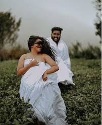 Dengan banyaknya kategori mengenai pp couple maka disini admin memutuskan untuk berbagi informasi. India Couple Bullied For Intimate Wedding Photoshoot Bbc News