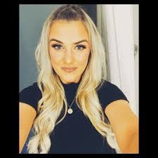 Lauren Hennessy's Instagram, Twitter & Facebook