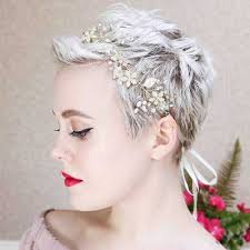 There are many wedding hairstyles for short hair that you can try to wear. Hairstyles For Short Hair For Wedding Guest 25