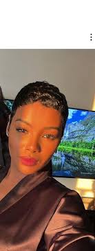 kaila young (kailaaaaY)