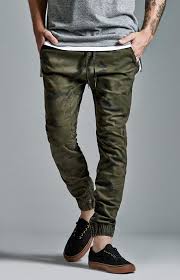 Urbnite Mens Joggers Outfit Pants Outfit Men How To Wear Joggers
