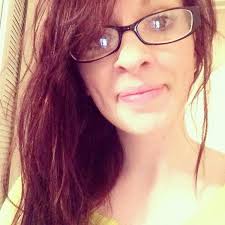 Julia Belmonte (@julia_uliabean)