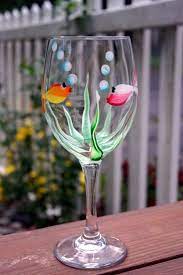 40 Glass Painting Ideas For Beginners Hand Painted Wine Glass Painted Wine Glass Glass Painting Designs